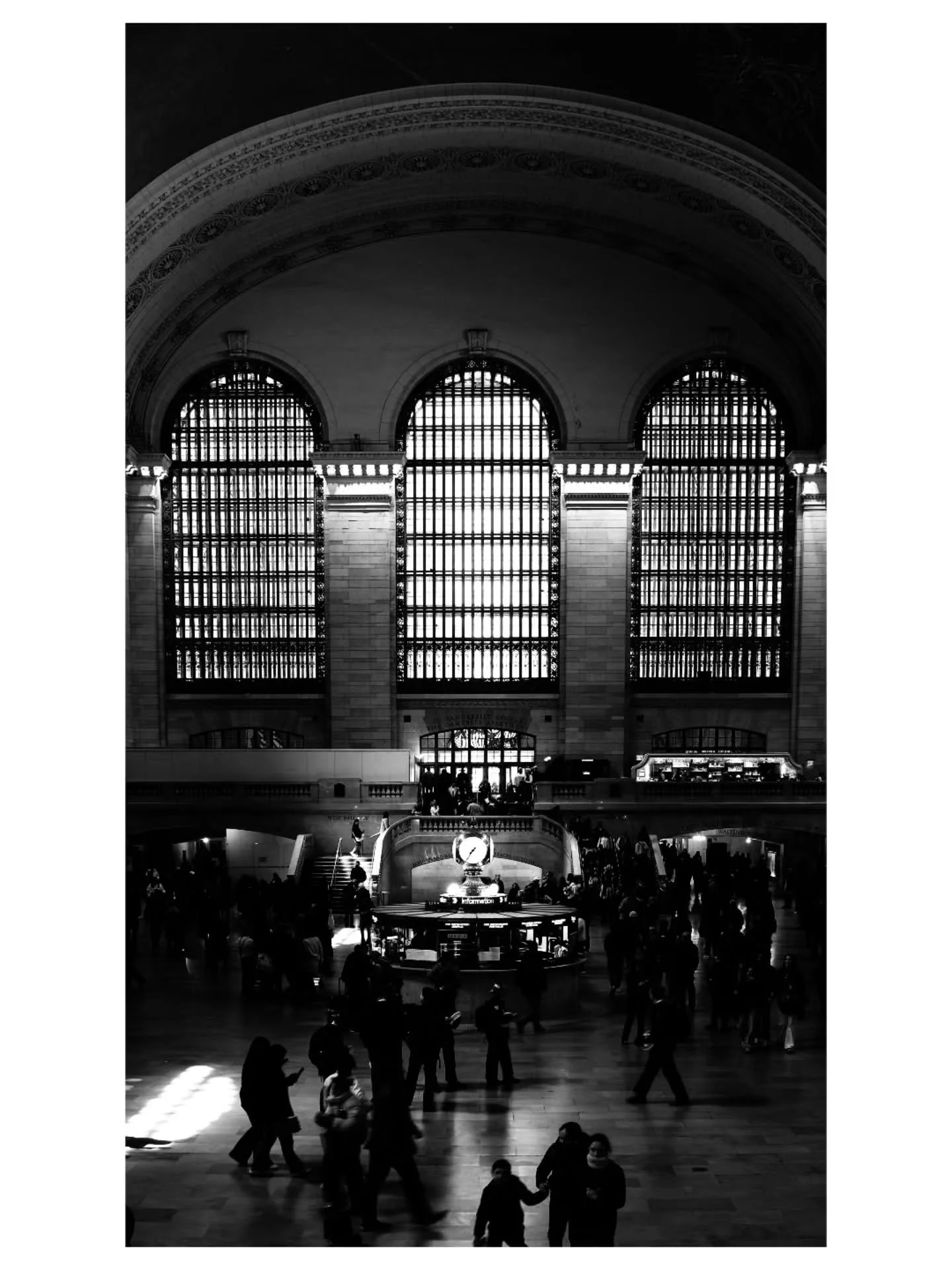 Grand Central Station
_____________
#spi_geometry #streetphotographyinternat&igrave;onal