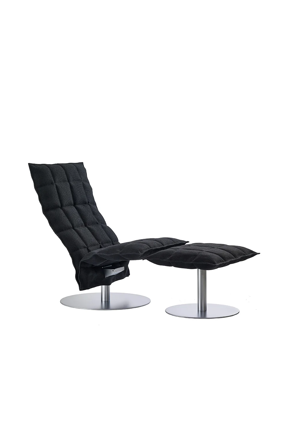 46007-Narrow-Swivel-k-chair-with-46017-Narrow-k-Ottoman-with-plate_black.jpg