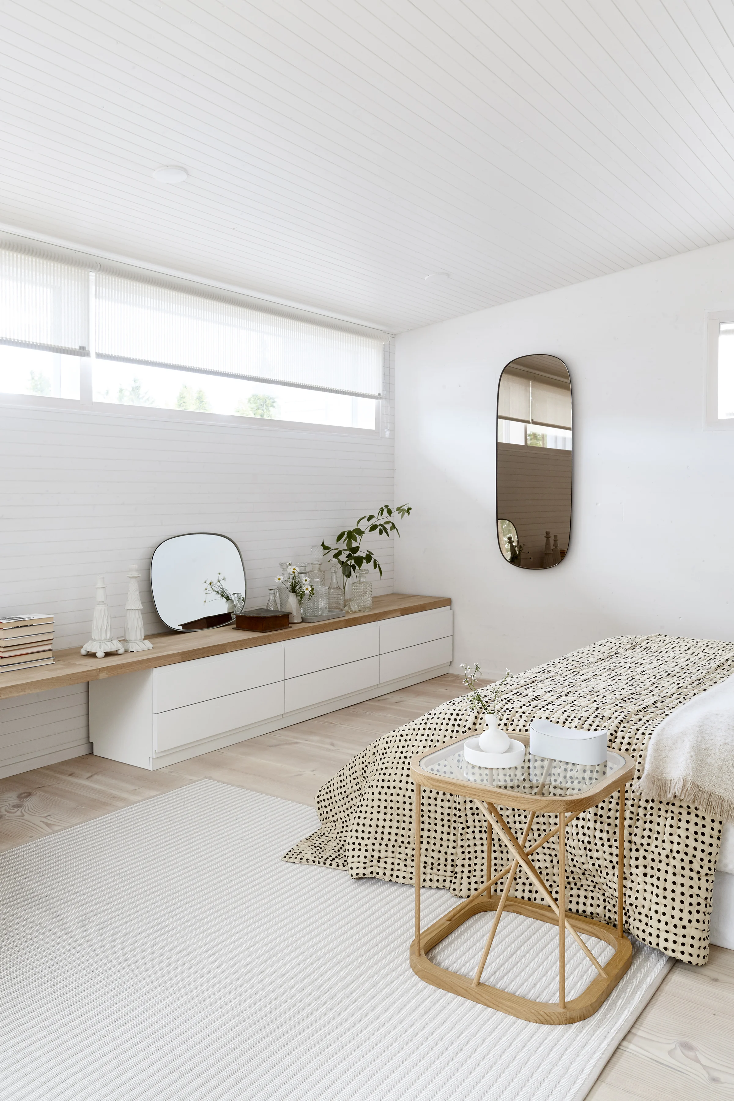 Vista 21311 white_wn-rollerblinds_Koskela 4.jpg