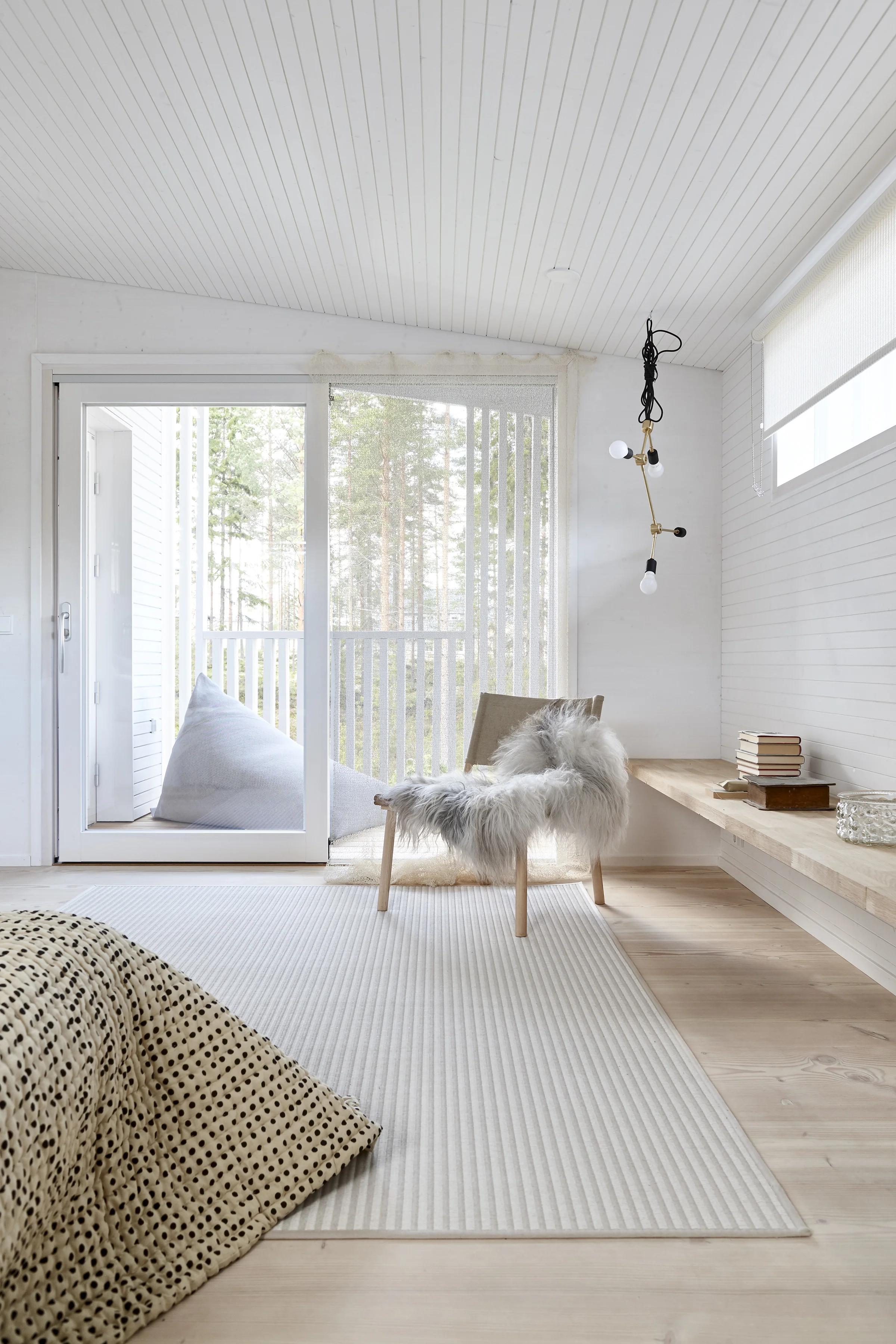 116151 Raiway stone_white.jpg