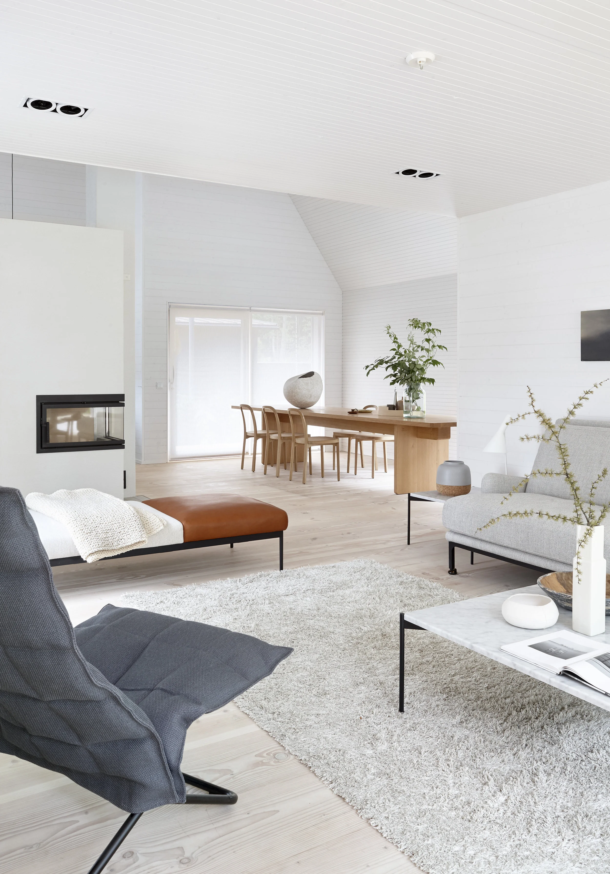 1640115 Wild light grey tufted carpet, 46003 Narrow Tubular k Chair , 4400 Siro+ chairs