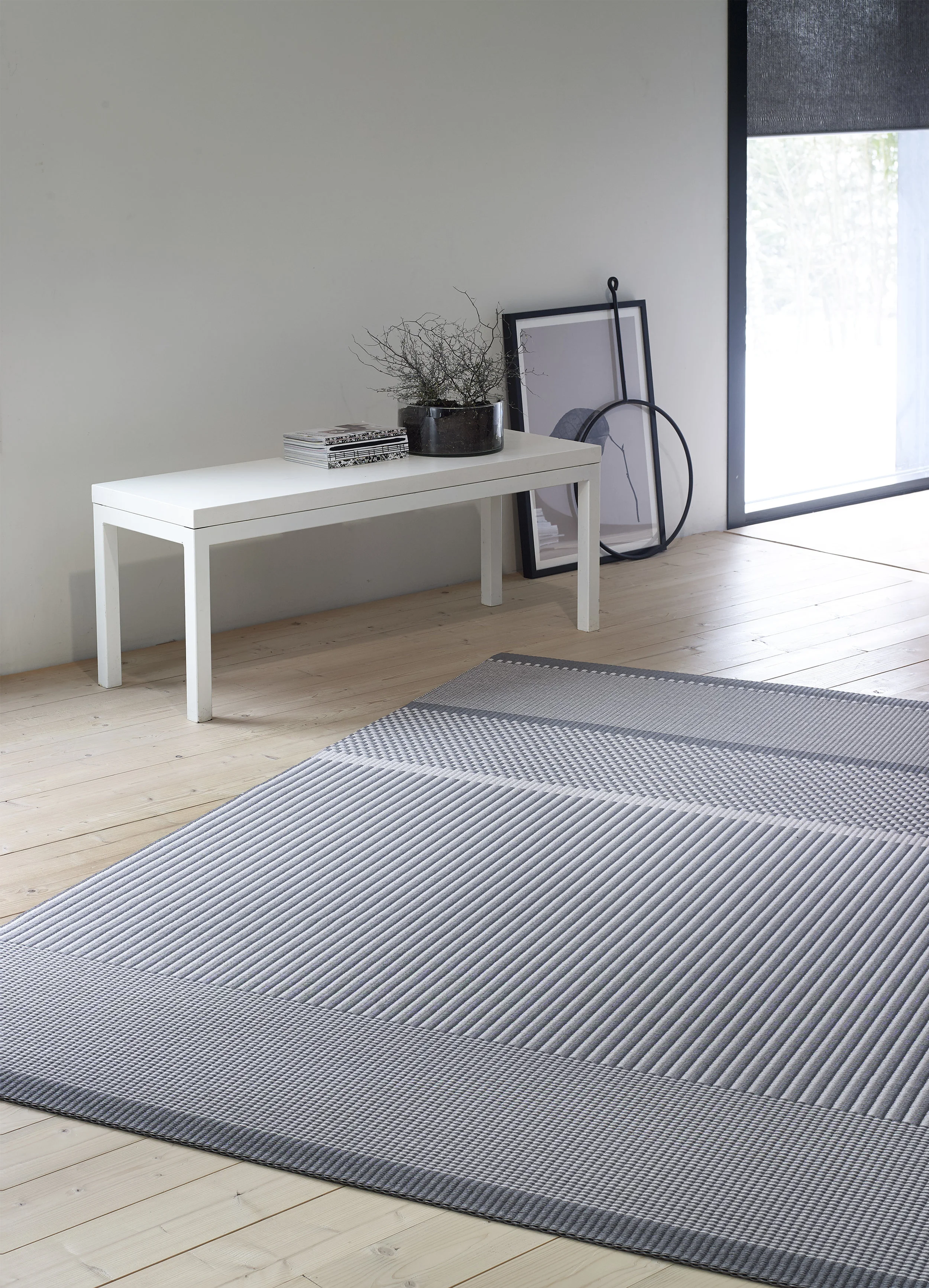 In the year 2018 the San Francisco carpet is available in five new colorways allowing even more possibilities for interior design. The new colorways are based on two-tone combinations completing the multi-colored San Francisco collection with subtle options. San Francisco 1430215 col. grey-stone.
