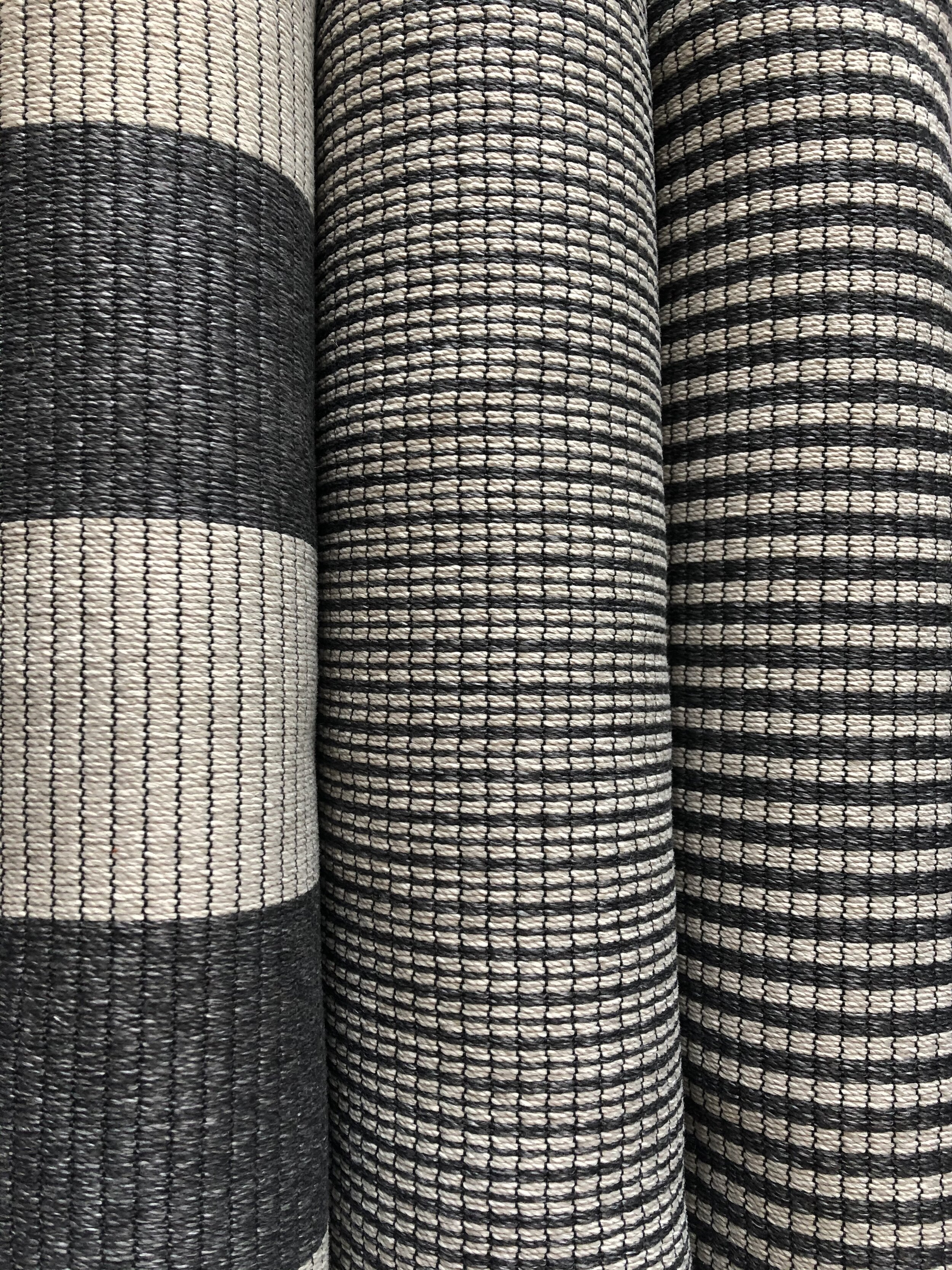 Design (left to right) Big Stripe / Corn/ River Colour melange grey-light sand