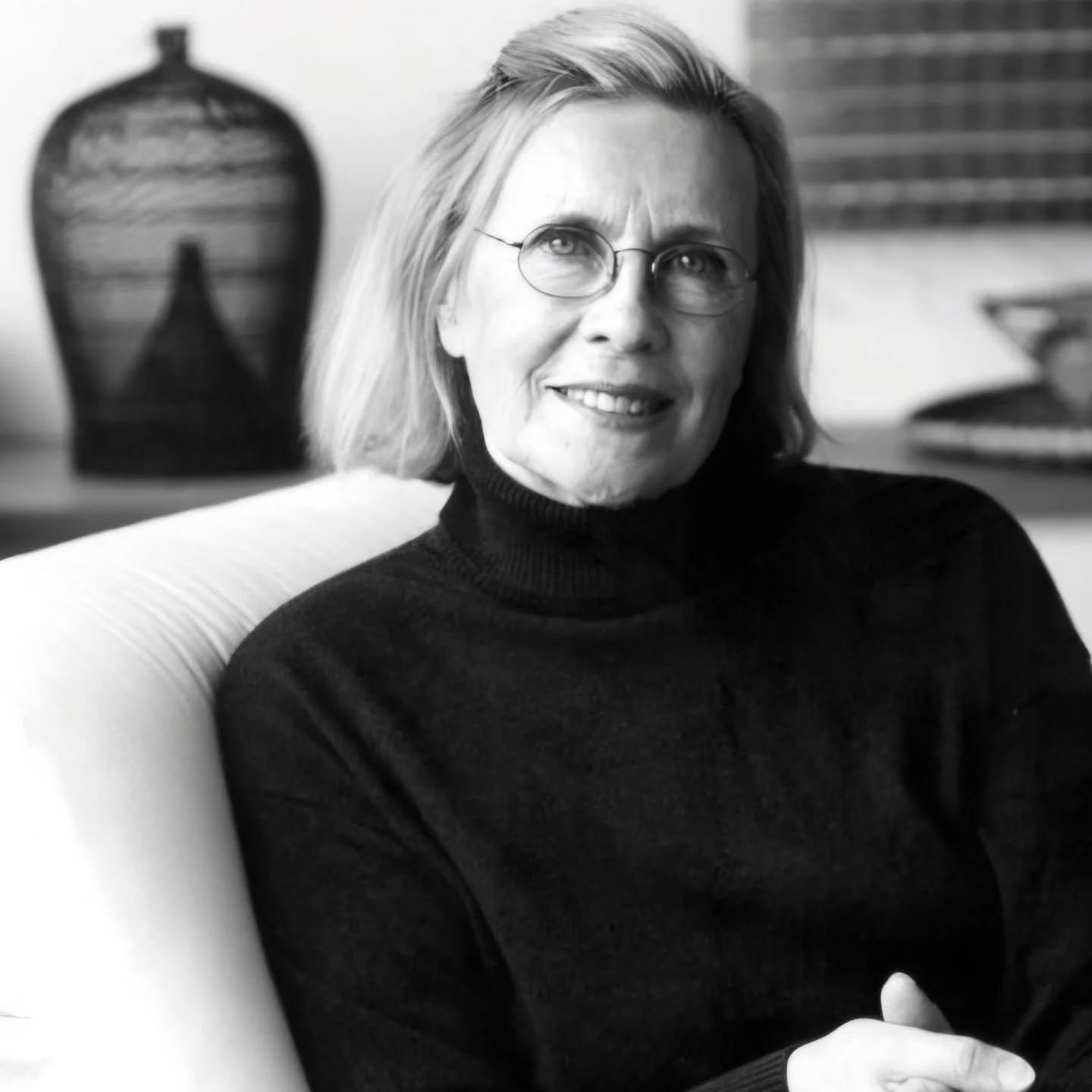 Today, we celebrate the brilliant artist and designer, Ritva Puotila, co-founder of Woodnotes, on her 90th birthday! Your contributions to Finnish cultural history, textile art, and craftsmanship have been truly remarkable. Thank you for your vision,
