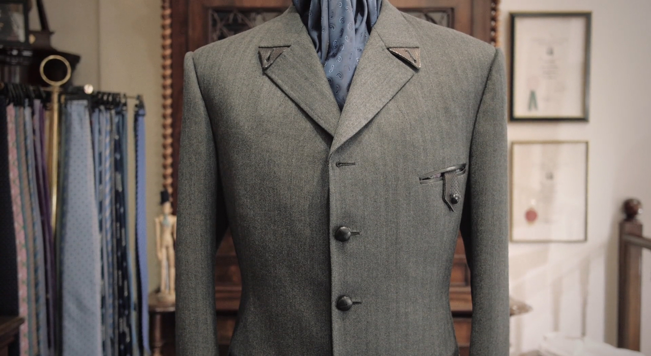 1_unique_suit.jpg