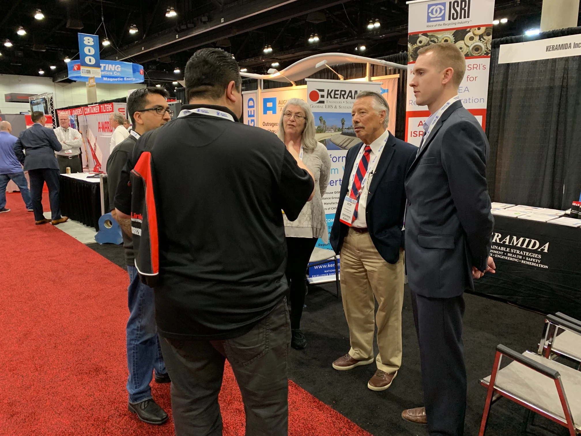 KERAMIDA’s team speaking with a client at the ISRI 2019 Conference & Expo