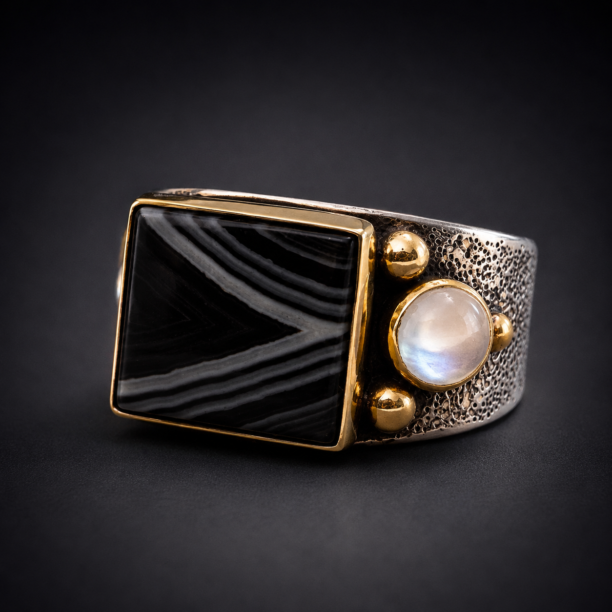 tuxedo agate ring side.png