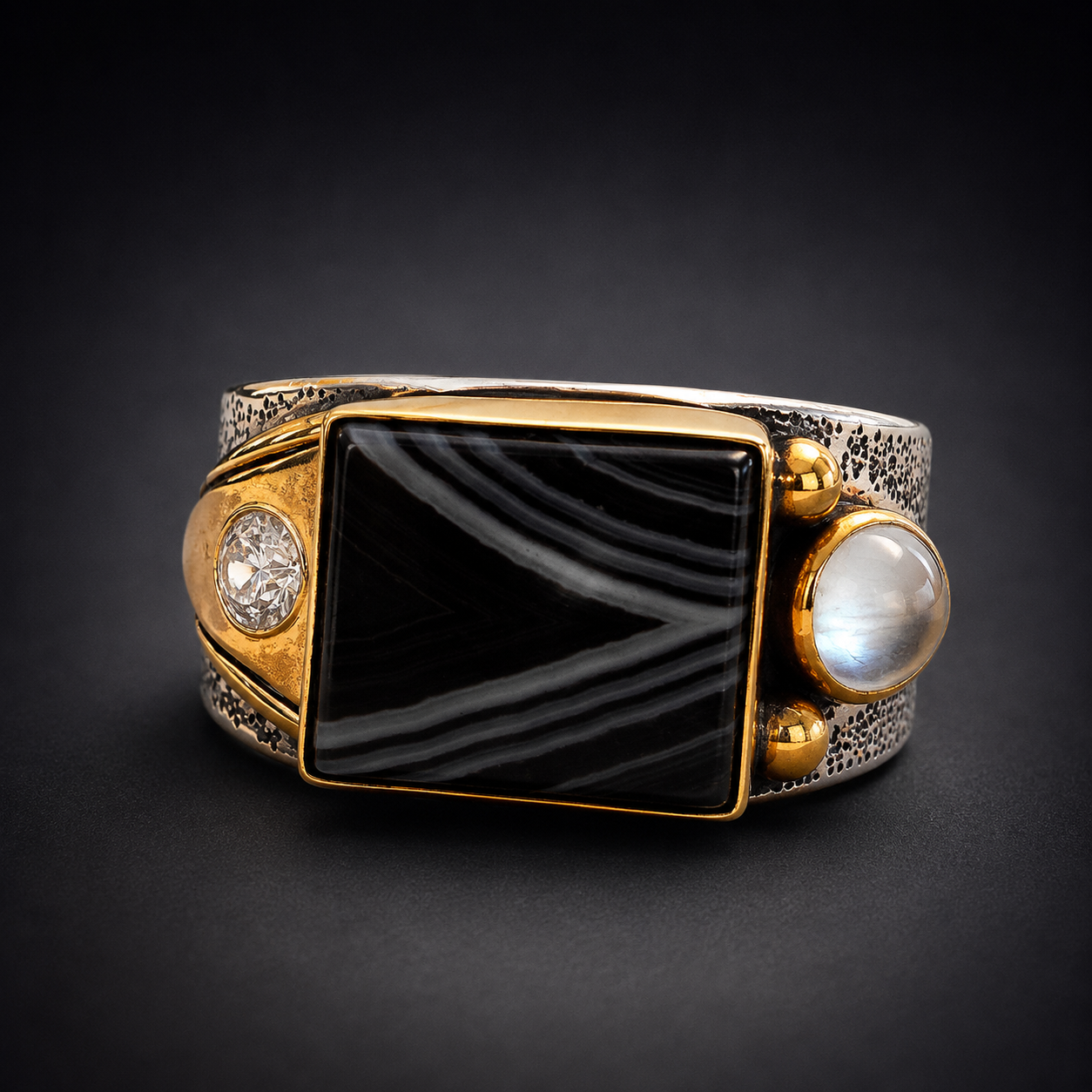 Tuxedo agate tringle ring front.png