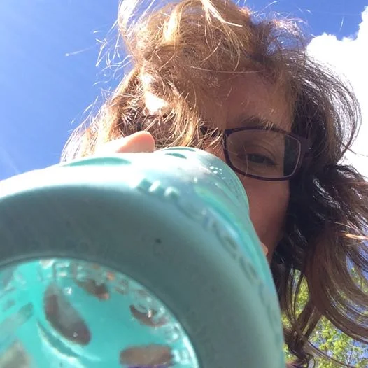 Rhonda making a #WaterBottleSelfie beak.