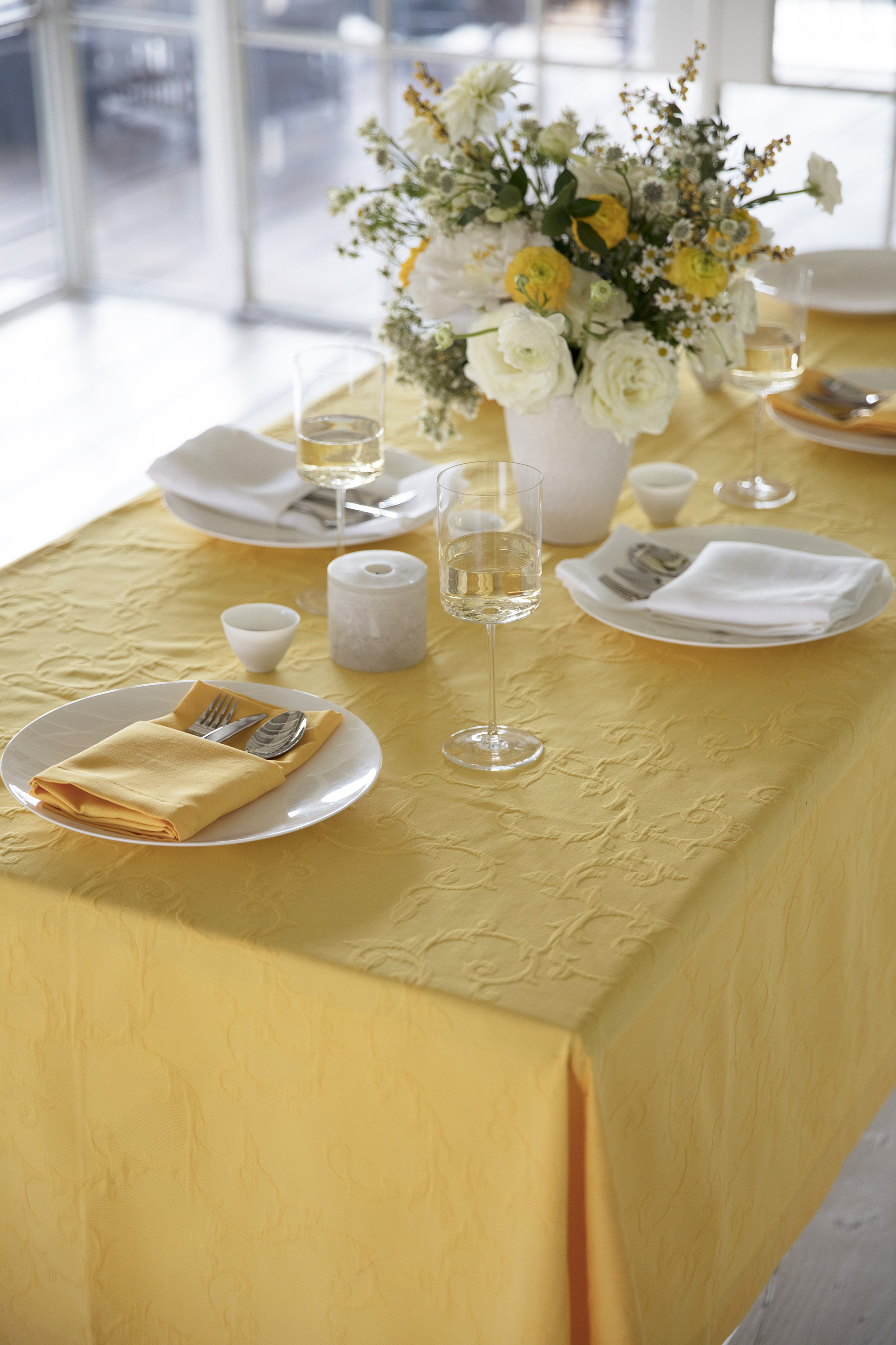 Miami yellow tablecloth_0G3A6823.jpg