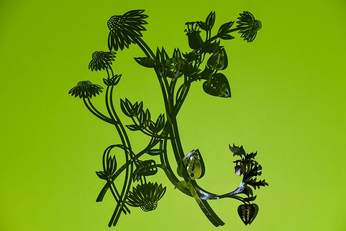   Stolen Moment Bouquet II    All the Flowers Are For Me: Royal Botanic Gardens: Kew, Richmond, England, 2023    Mirror polished stainless steel and special lighting   W 42” x H 46” 2023  Photo Courtesy of Ines Stuart-Davidson/RBG Kew 