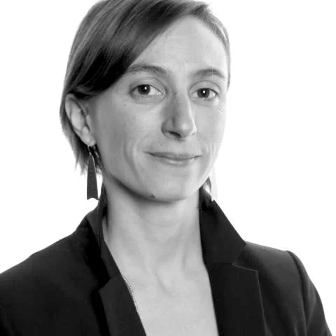 Nicole Professional Headshots Fall 2016 2 cropped_4.jpg