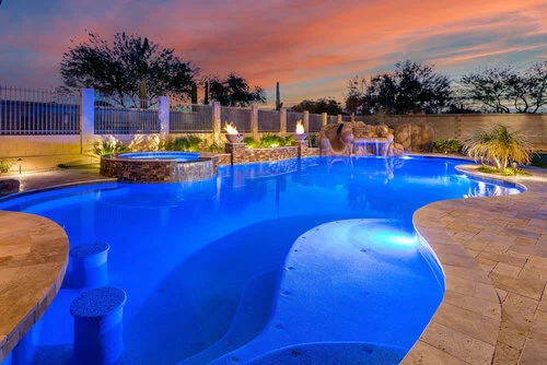 Baja Step - Swim up bar stools - large swimming pool.jpg