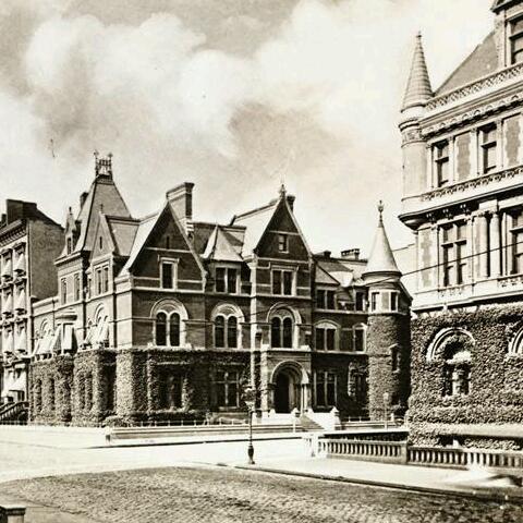 Whitney Mansion, with Vanderbilt Chateau in the foreground