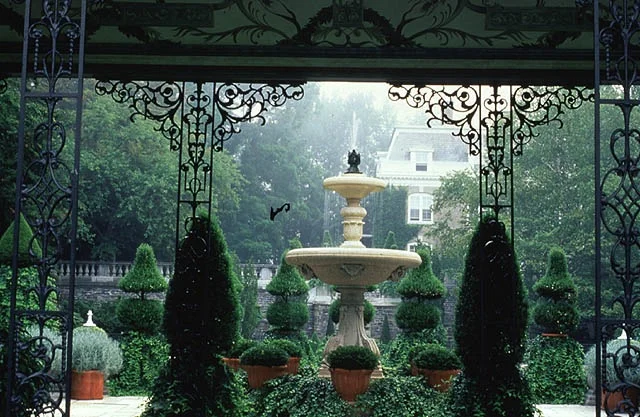 View of the House from the garden in the 1960s photo: Smithsonian Institution