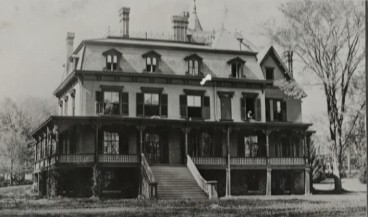 Lakeside view - the three left side bays indicate the size of the orgiinal house. photo: New York State Historical Association Library, Cooperstown, New York, Florence Ward Local History Collection