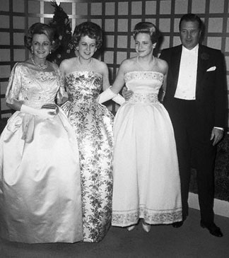 Anne and Charlotte Ford at their debut