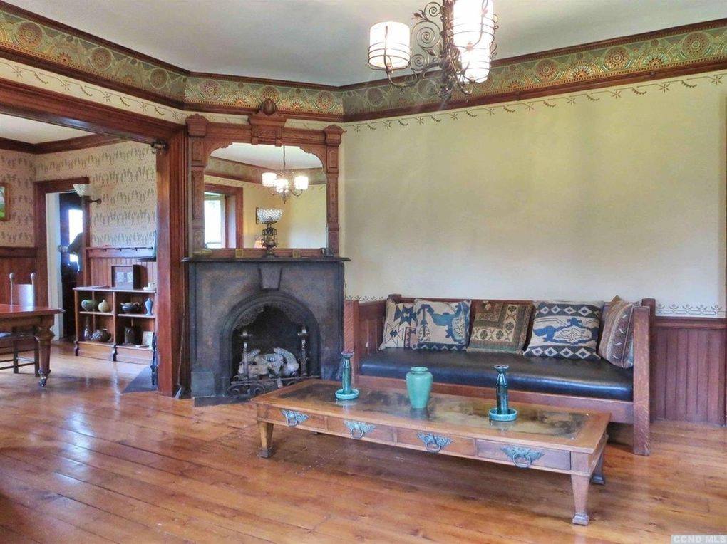 photo: Elise Passavant for HOUSE Hudson Valley Realty
