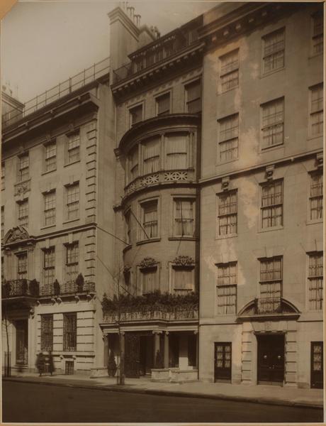 The Paget townhouse at 11 East 61st st. (center)