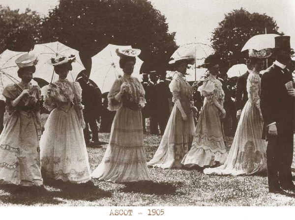 Pauline and her sister Dorothy would have most certainly been amongst the ladies parading at Ascot