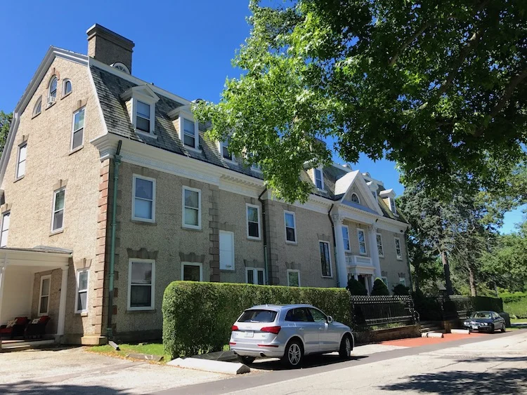 Colonial Revival Oakwood, built for the King family