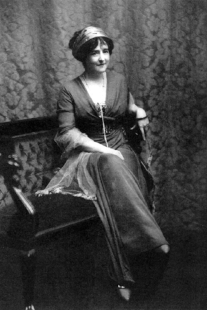 1910-lady-duff-gordon-from-2.jpeg