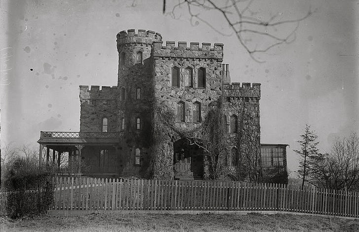 Woodlciff Castle