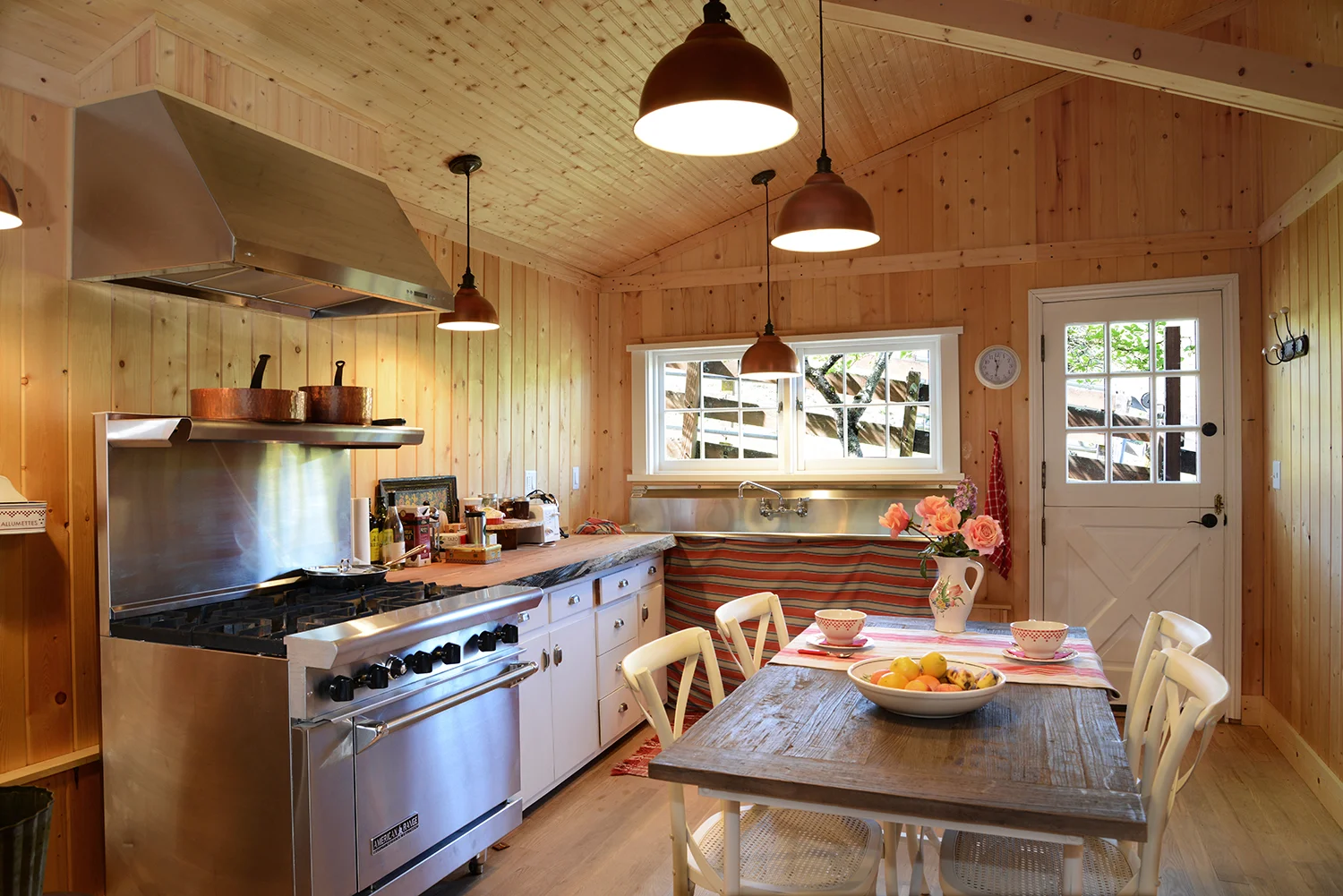 Deux Soeurs Barn_Interior Kitchen.jpg