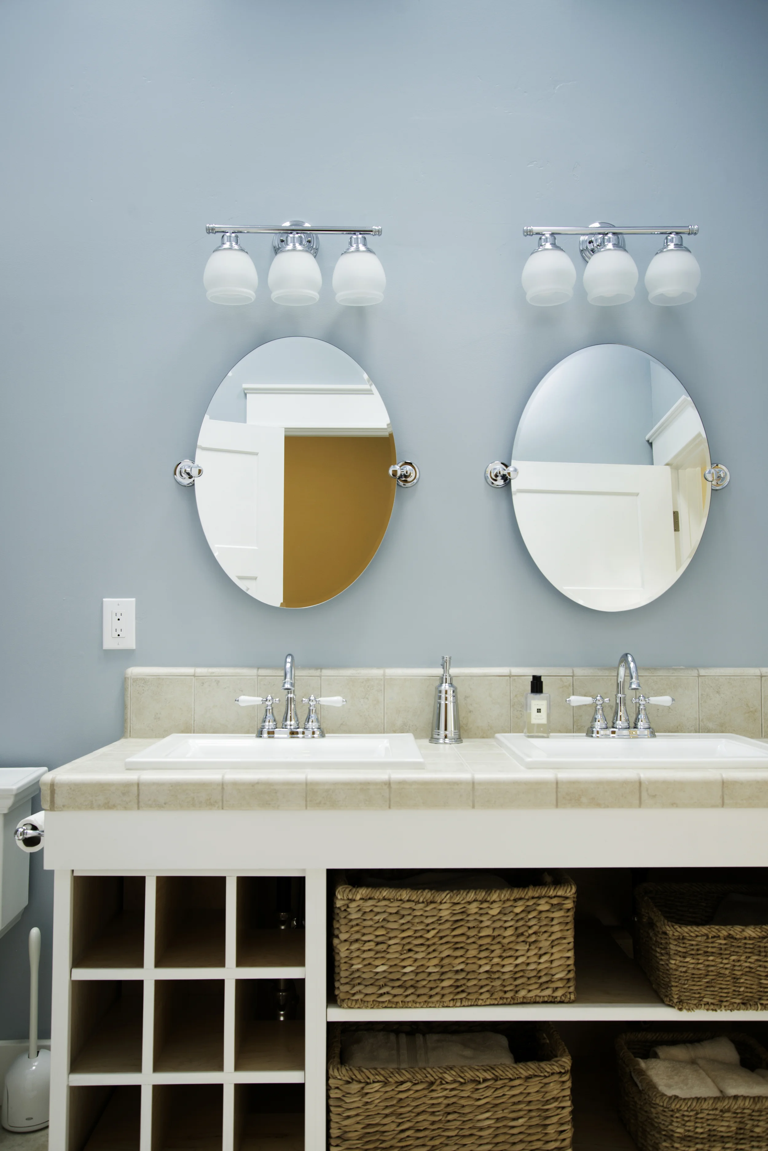 Bathroom Angle 1.jpg
