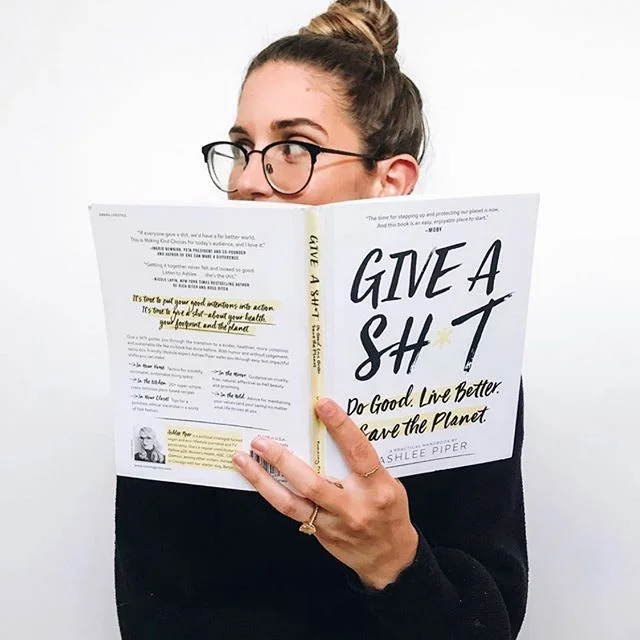 The glorious @natural_jac is doing a #giveashit #giveaway in honor of the amazing upcoming @bidemarket  Mosey over to her profile to enter. And be sure to hit up Bide this Sunday - #ecofriendly wares, beauty, fashion, and like-minded speakers and attendees who will knock your socks off! Can&rsquo;t wait to see you all there! 👀