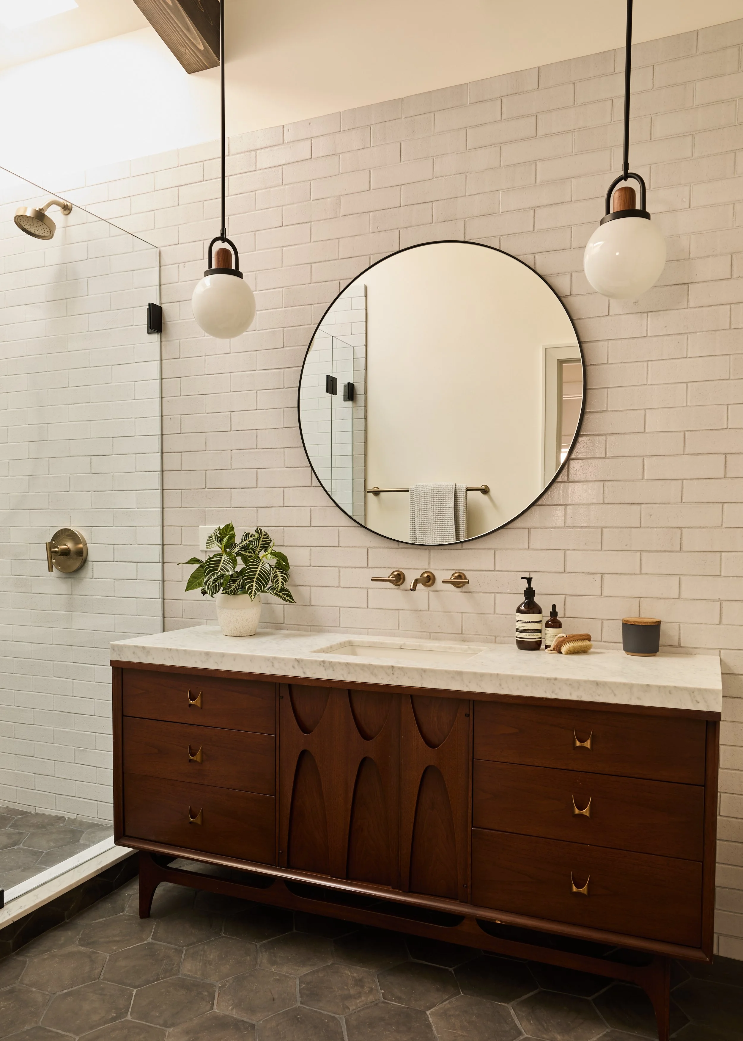 Studio_Muir_9th_Ave_Guest_Bath_014.jpg