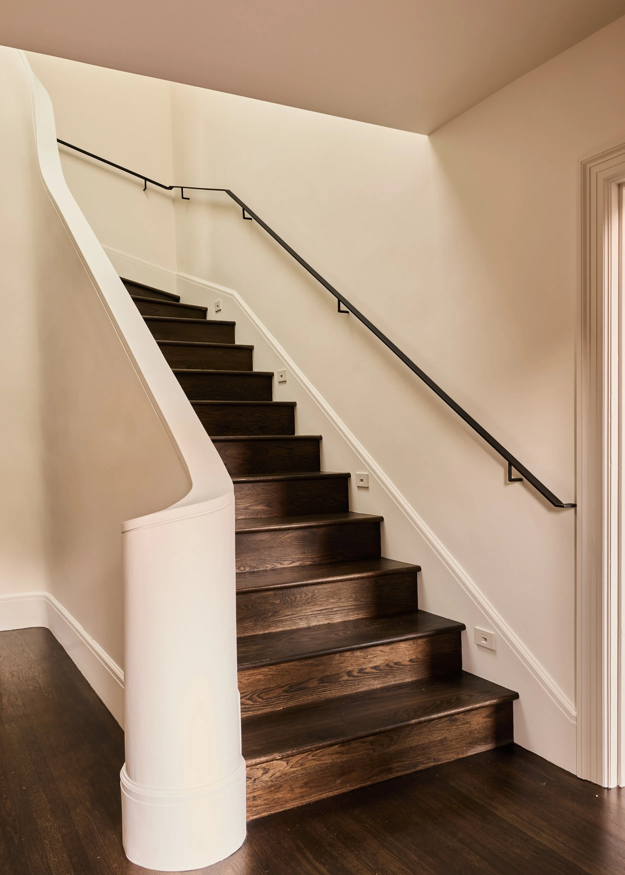 Studio_Muir_Magellan_Entryway_Stairs_002.jpg