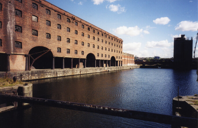 Liverpool-canal.8-03 2.jpg