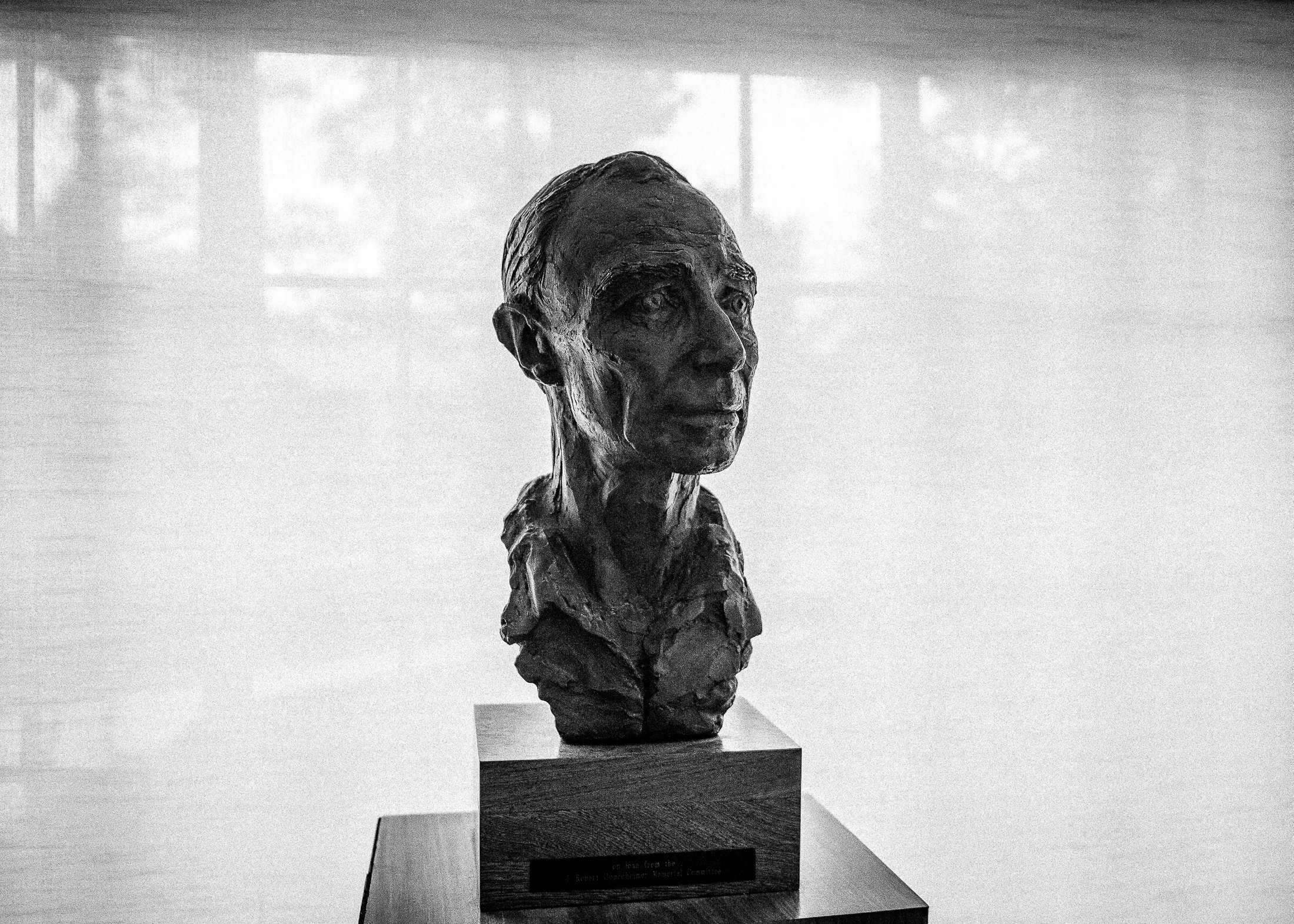  A bust of Robert Oppenheimer in Los Alamos, NM 