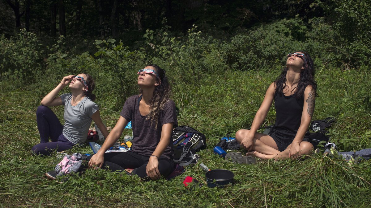 Watching the Solar Eclipse from the Appalachian Trail