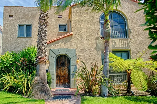 1102 South Cochran Avenue