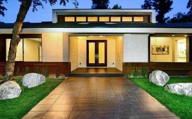 4822 Queen Victoria Road