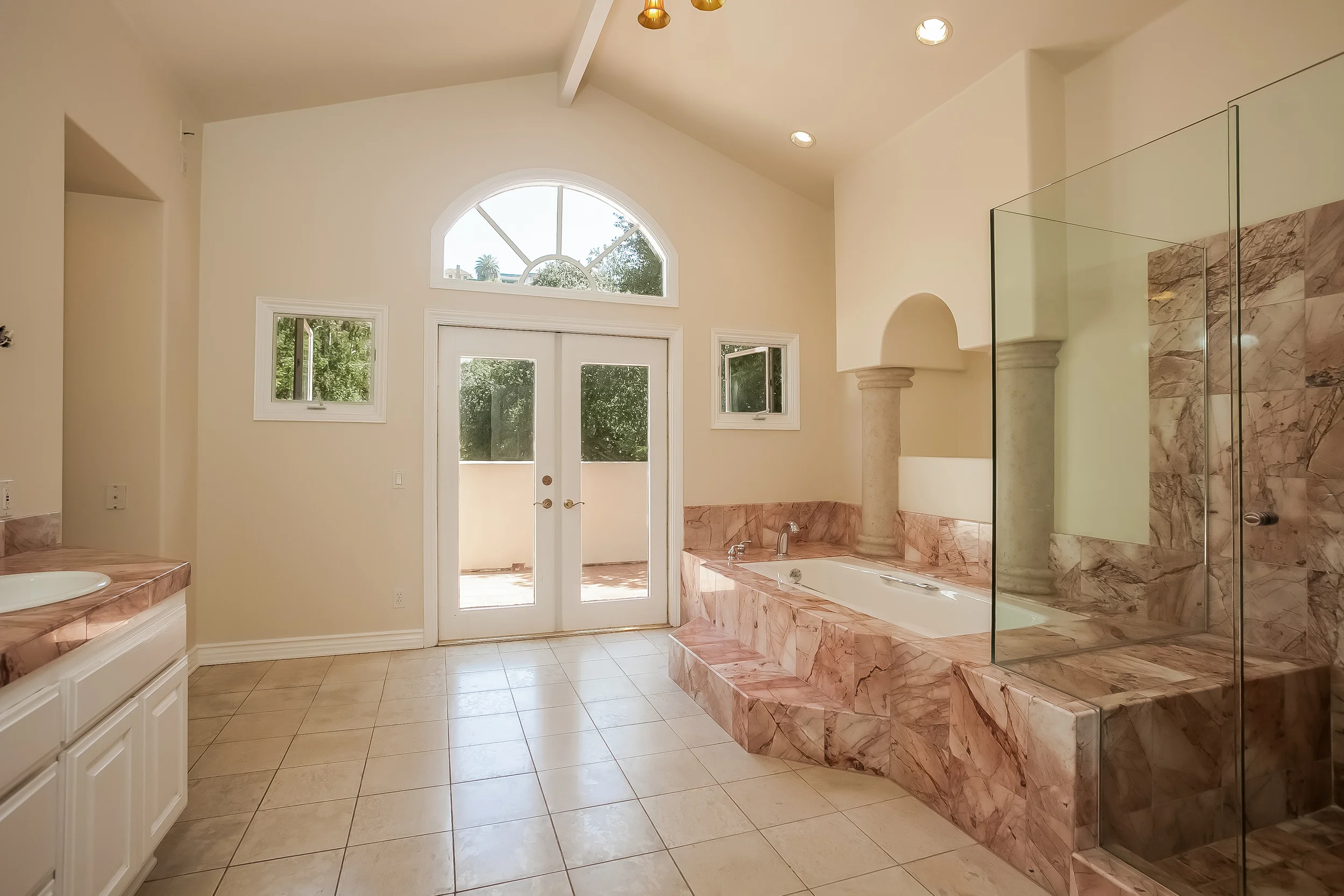 023-Master_Bathroom-2804416-large.jpg