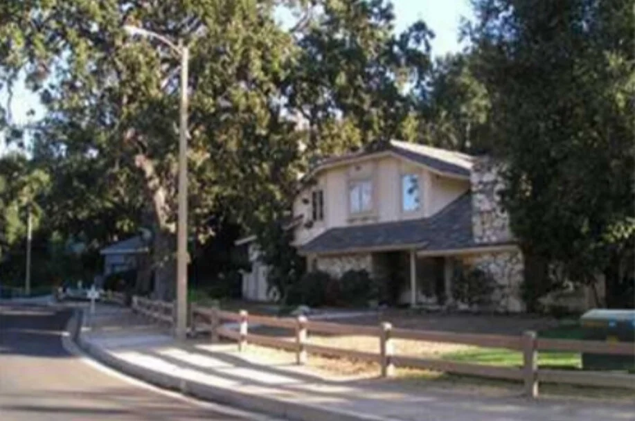 SOLD FOR $997,000