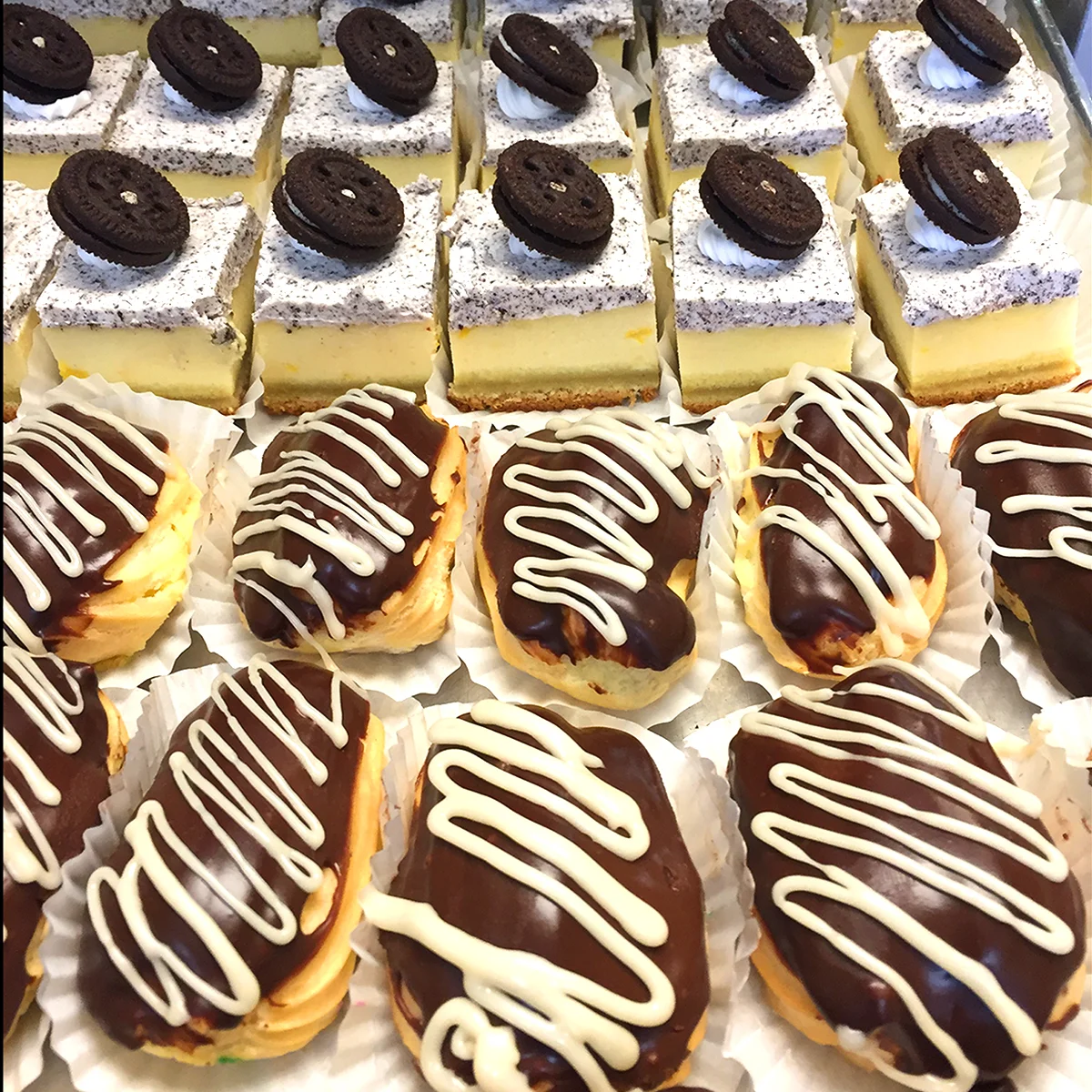 03_Mini_Drizzle_Eclairs_Mini_Oreo_CheesecakeS.jpg