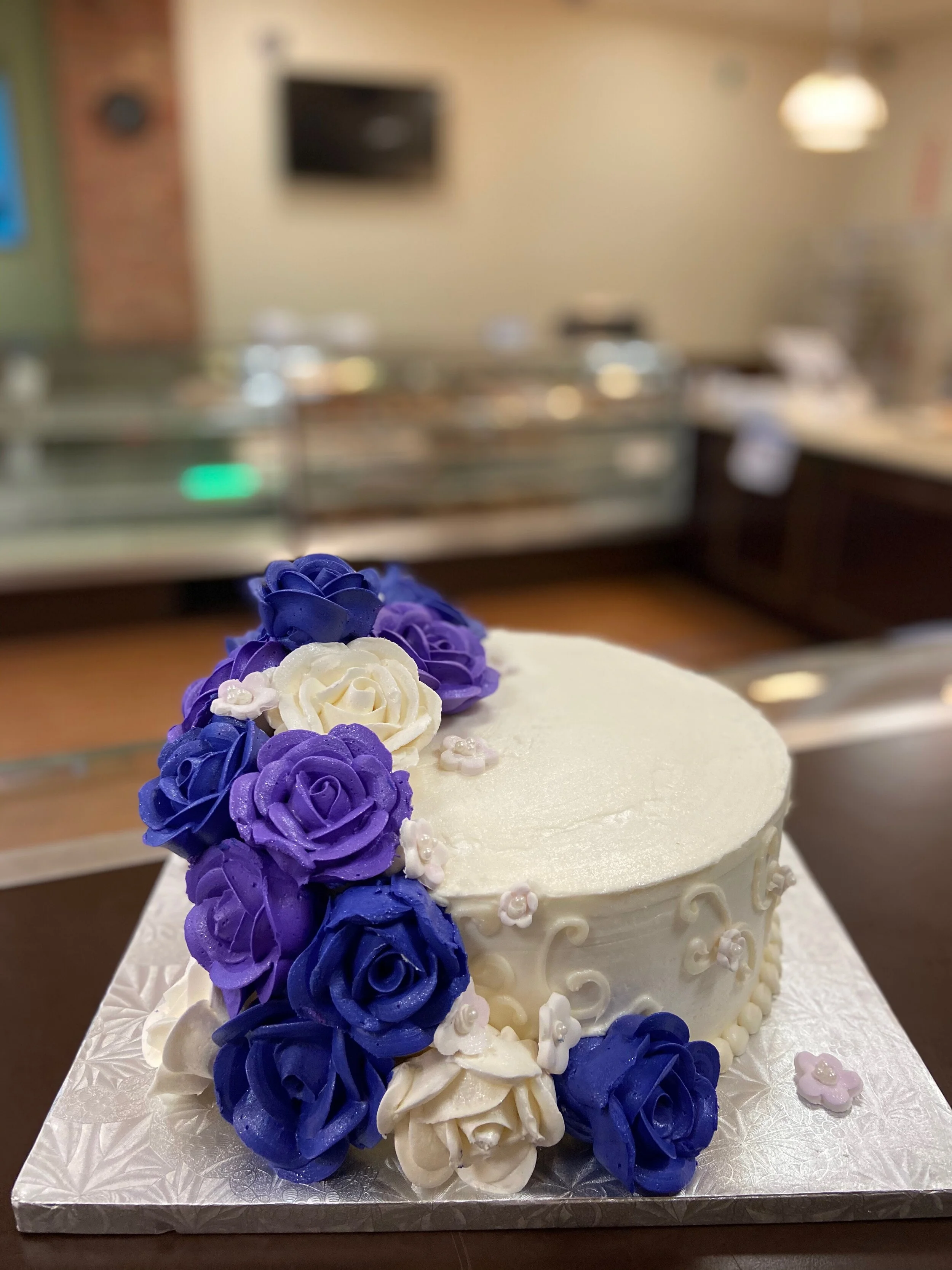 1-Tier with Roses Draped