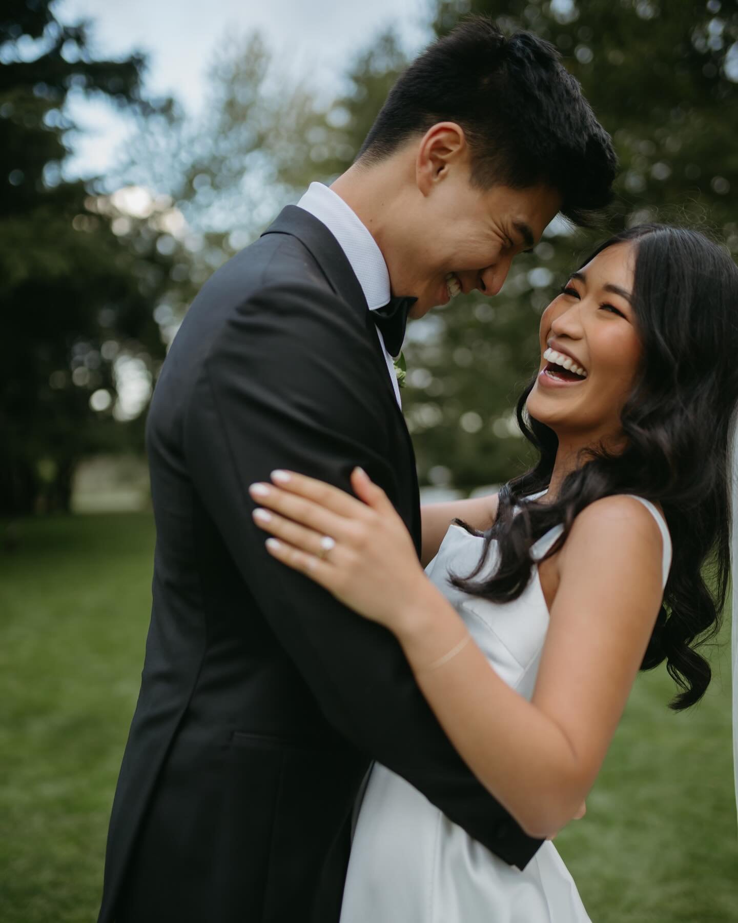 More sneak peeks of Jackie &amp; Aziel!

@_jackiewong @azielgoh
Venue @bendooleyestate
Hair &amp; makeup @valencia.artistry
Florals &amp; styling @shefollowsfloraldesign
Videographer @cloudherdfilmco
Music @oberonlane 
Styling @beebrightfairylights
W