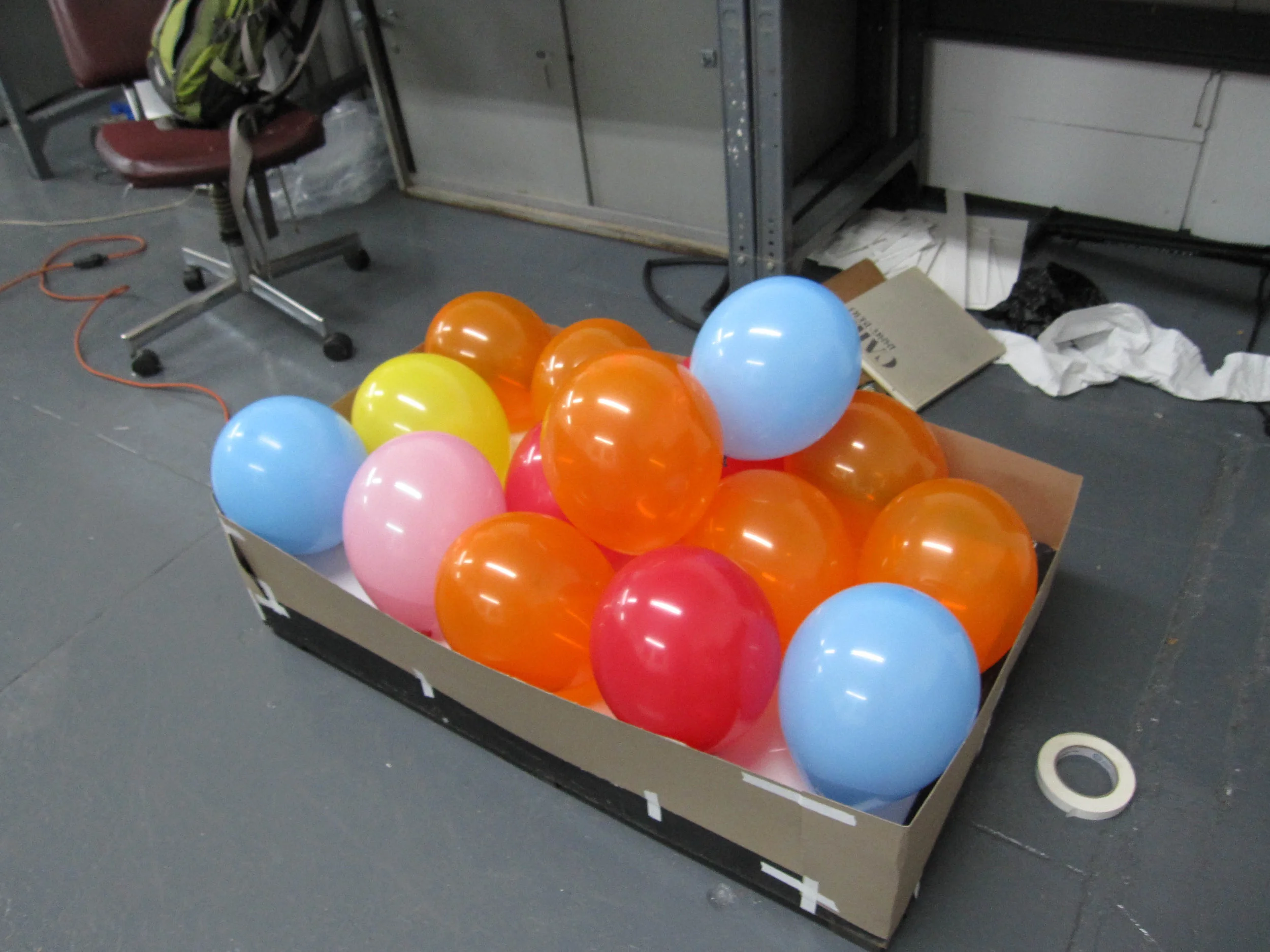 Balloon lantern process shots (3 of 5).jpg