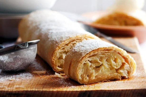 amarettospiked-apple-strudel-24778_l.jpeg