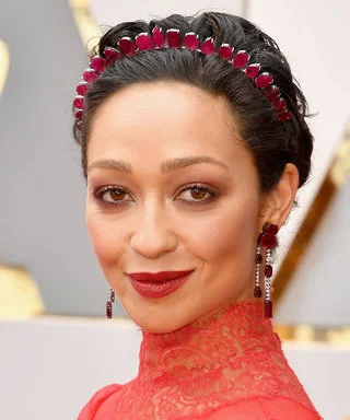 Ruth Negga - Her soft blown-out cranberry eyeshadow was soft enough to perfectly compliment her gorgeous matte red lips without competing for attention.