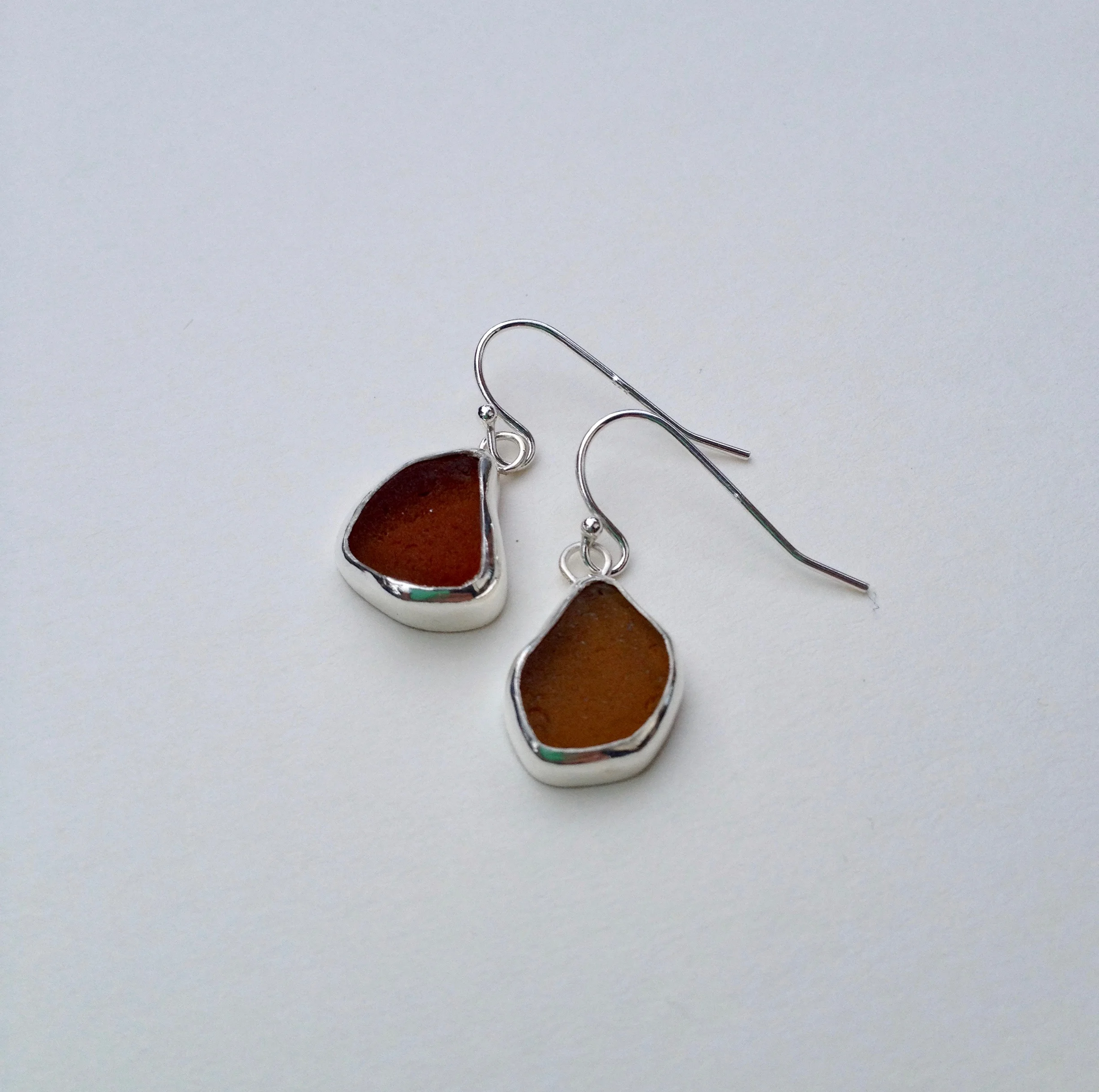amber dangle.jpg