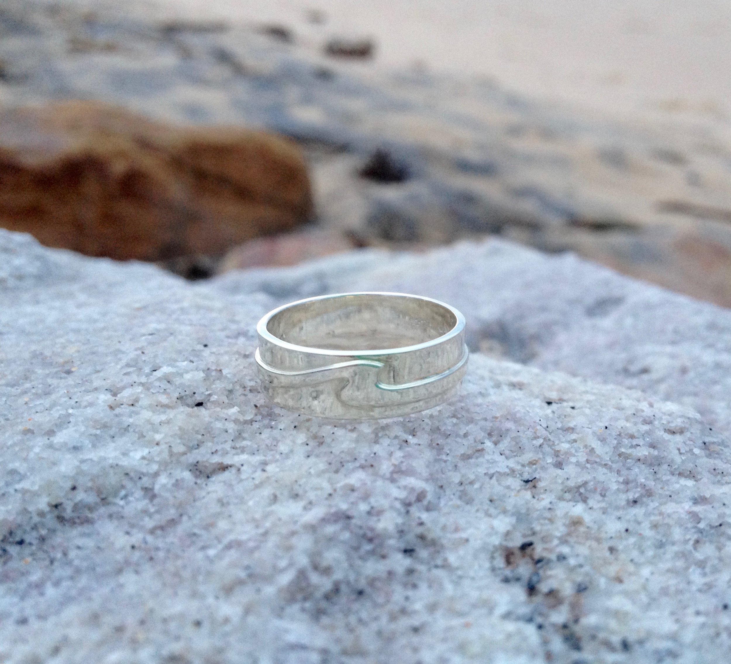 Ladies 10kt White Gold Wave Ring
