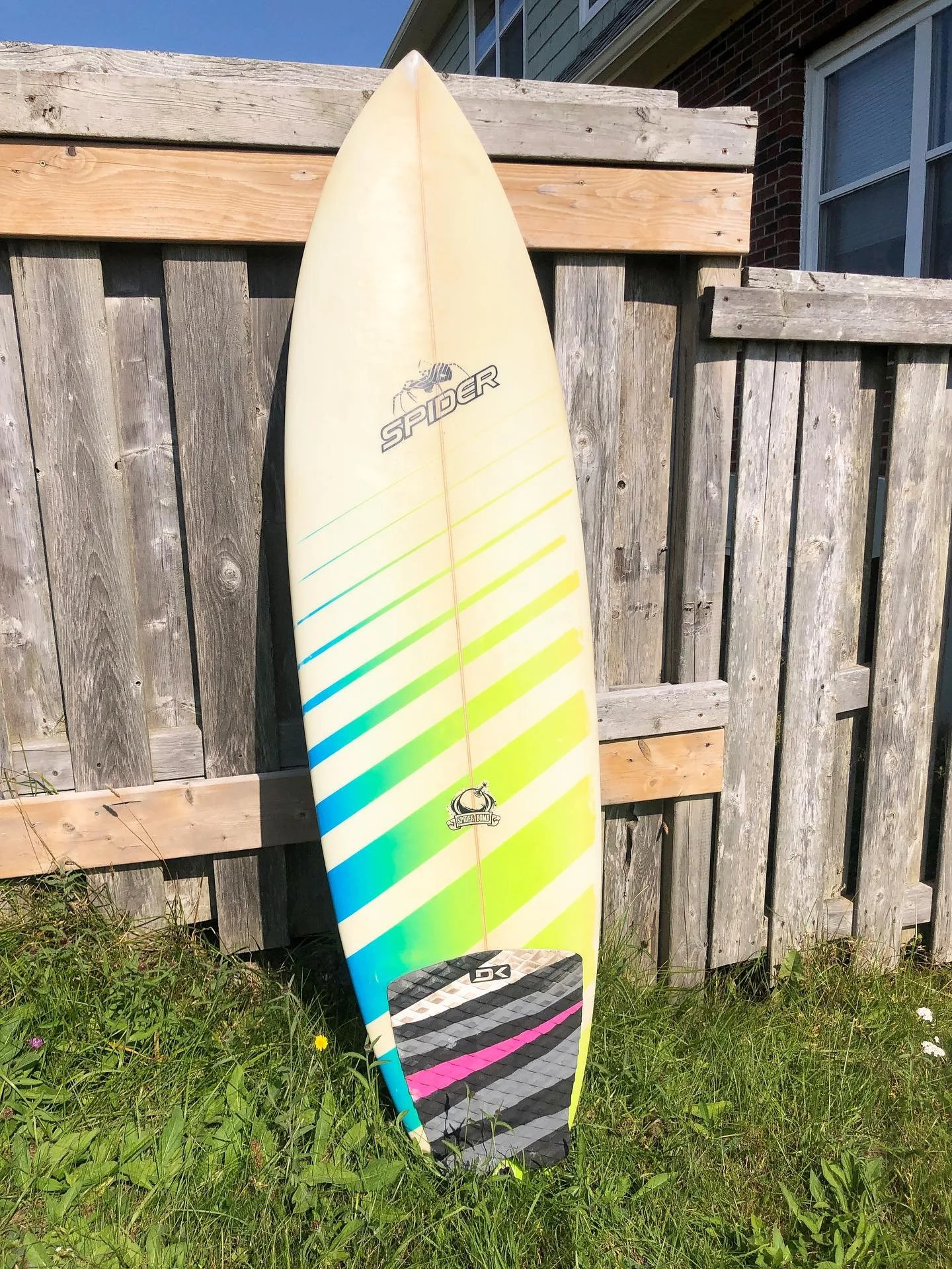 Selling my favourite first shortboard! 
Are you looking to try something shorter, maybe for our summer waves? This well loved board has a nice fun shape for getting on something shorter and lighter for a smoother transition. 
Sad to see this one go..