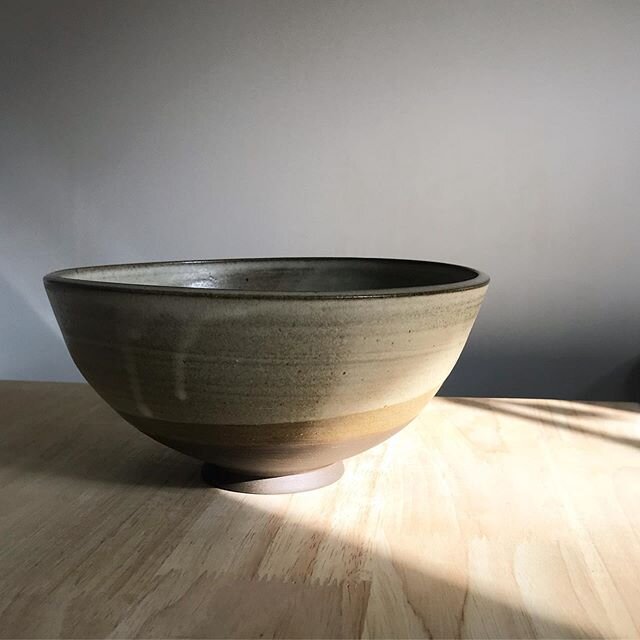A bowl with a good amount of clay body peaking through