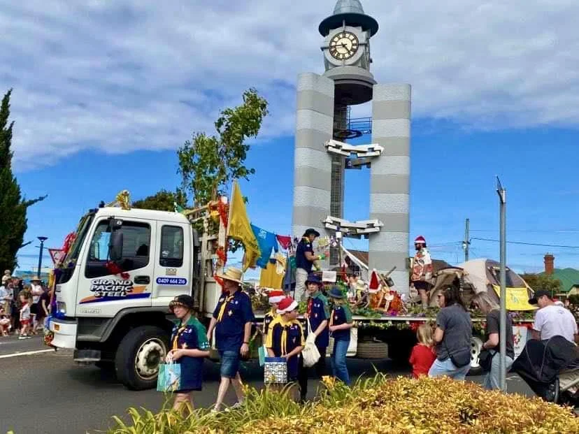 ULVERSTONE CHRISTMAS PARADE AND CAROLS — Coast To Canyon